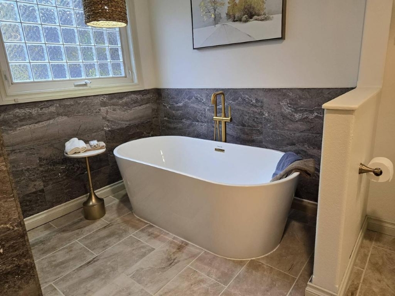 palisade-tile-walk-in-shower-soaking-tub-traverse-city.jpg